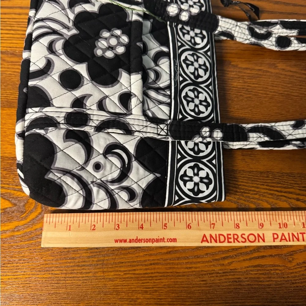 New Vera Bradley Bag~ Black & White ~ 11 1/2”W x 8”T - Picture 5 of 10